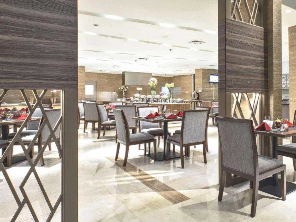 Hotel Grandhika Iskandarsyah Джакарта Экстерьер фото