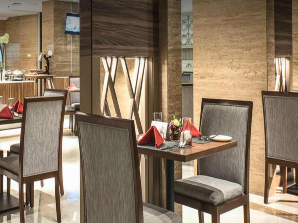 Hotel Grandhika Iskandarsyah Джакарта Экстерьер фото