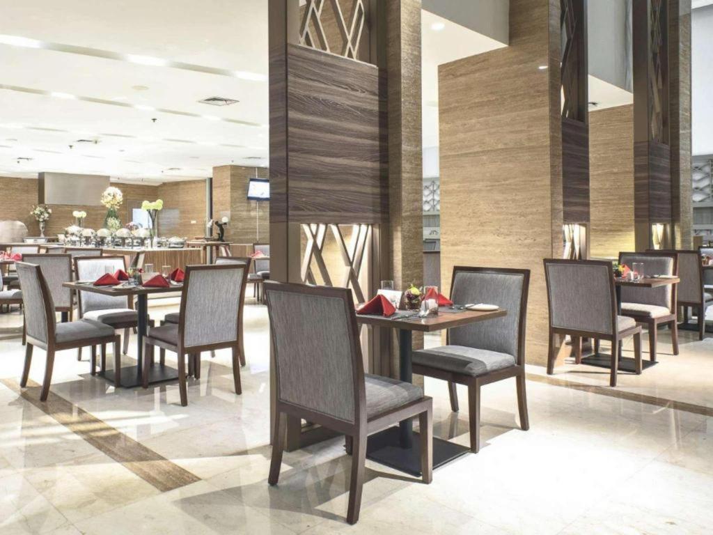 Hotel Grandhika Iskandarsyah Джакарта Экстерьер фото