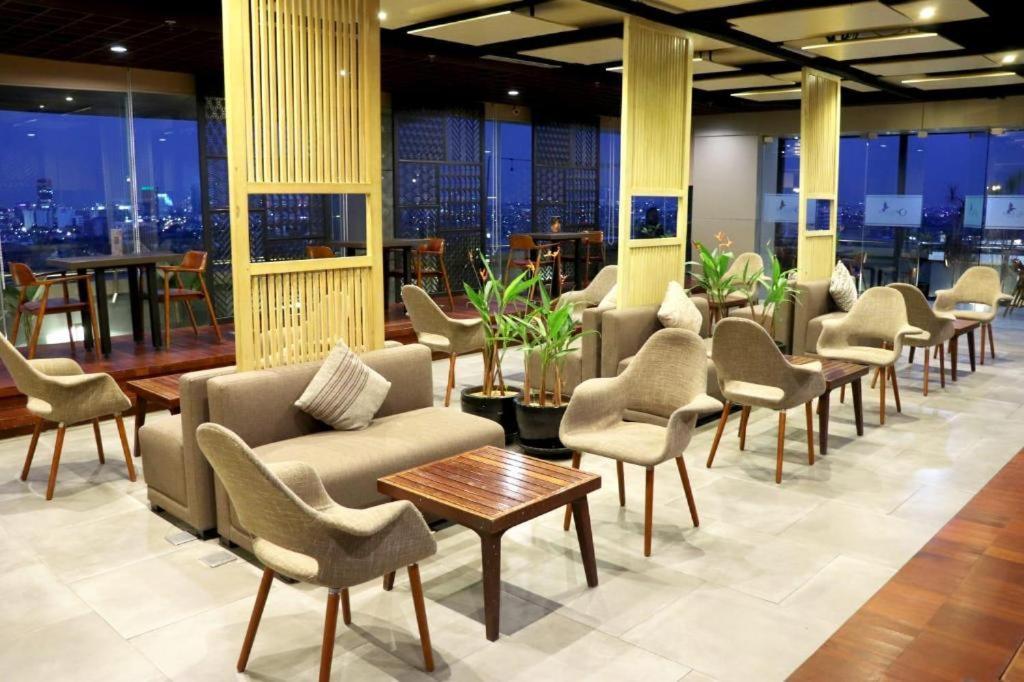 Hotel Grandhika Iskandarsyah Джакарта Экстерьер фото