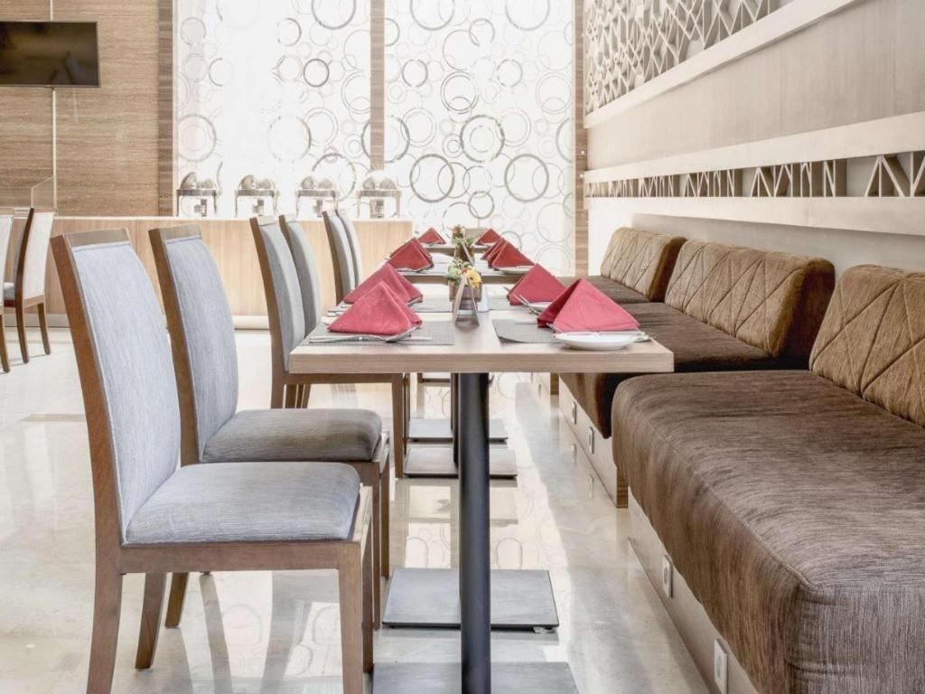 Hotel Grandhika Iskandarsyah Джакарта Экстерьер фото