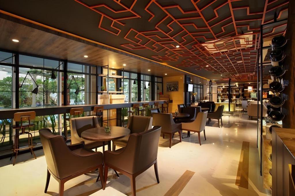 Hotel Grandhika Iskandarsyah Джакарта Экстерьер фото