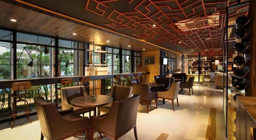 Hotel Grandhika Iskandarsyah Джакарта Экстерьер фото