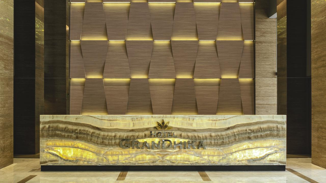 Hotel Grandhika Iskandarsyah Джакарта Экстерьер фото