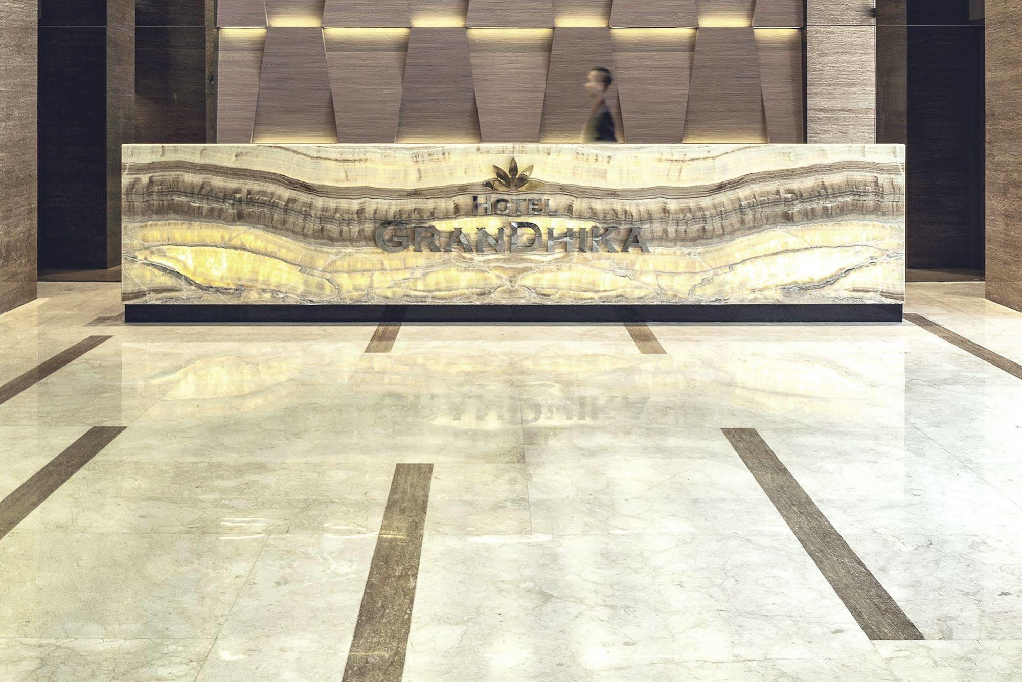 Hotel Grandhika Iskandarsyah Джакарта Экстерьер фото