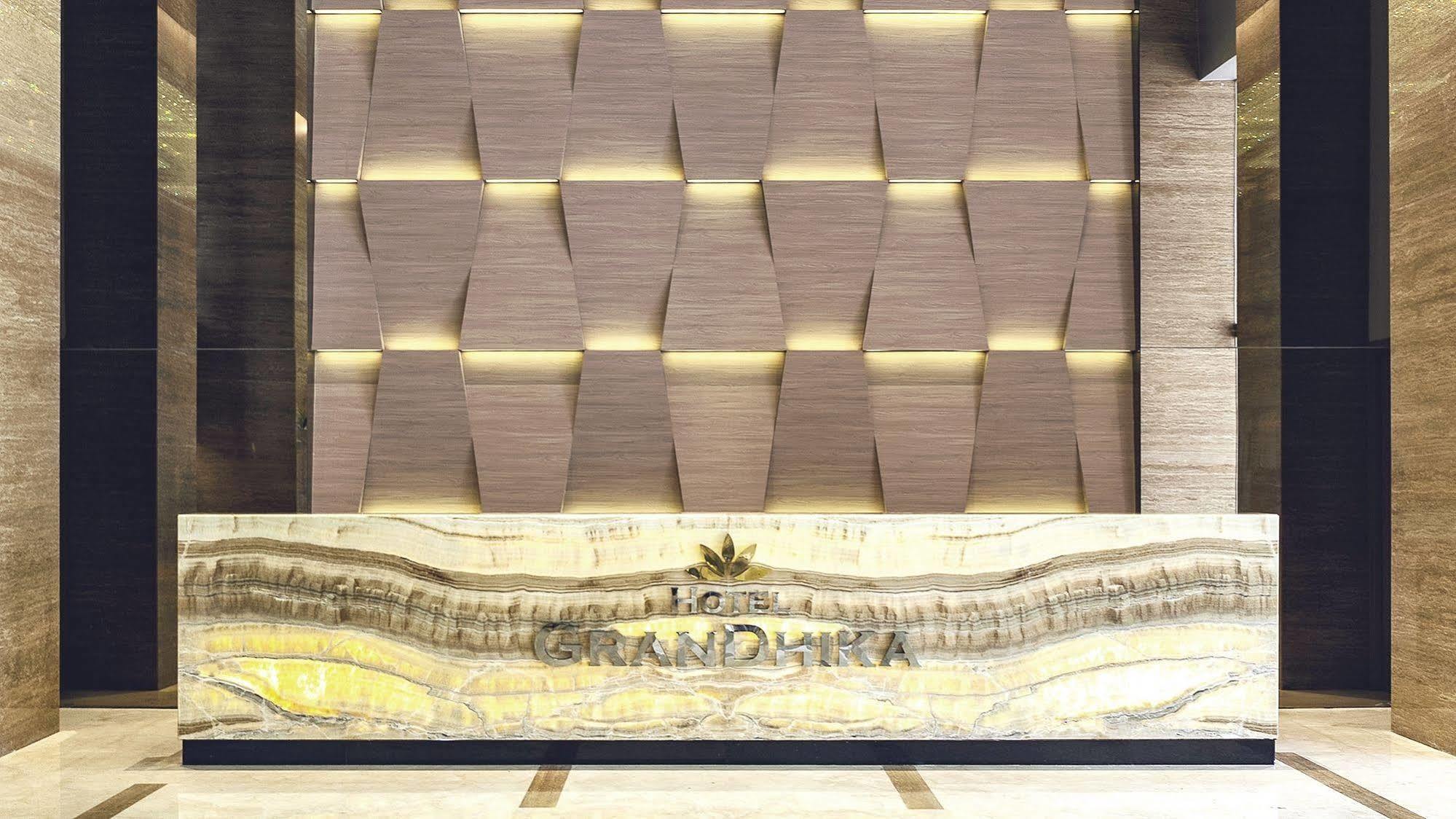 Hotel Grandhika Iskandarsyah Джакарта Экстерьер фото