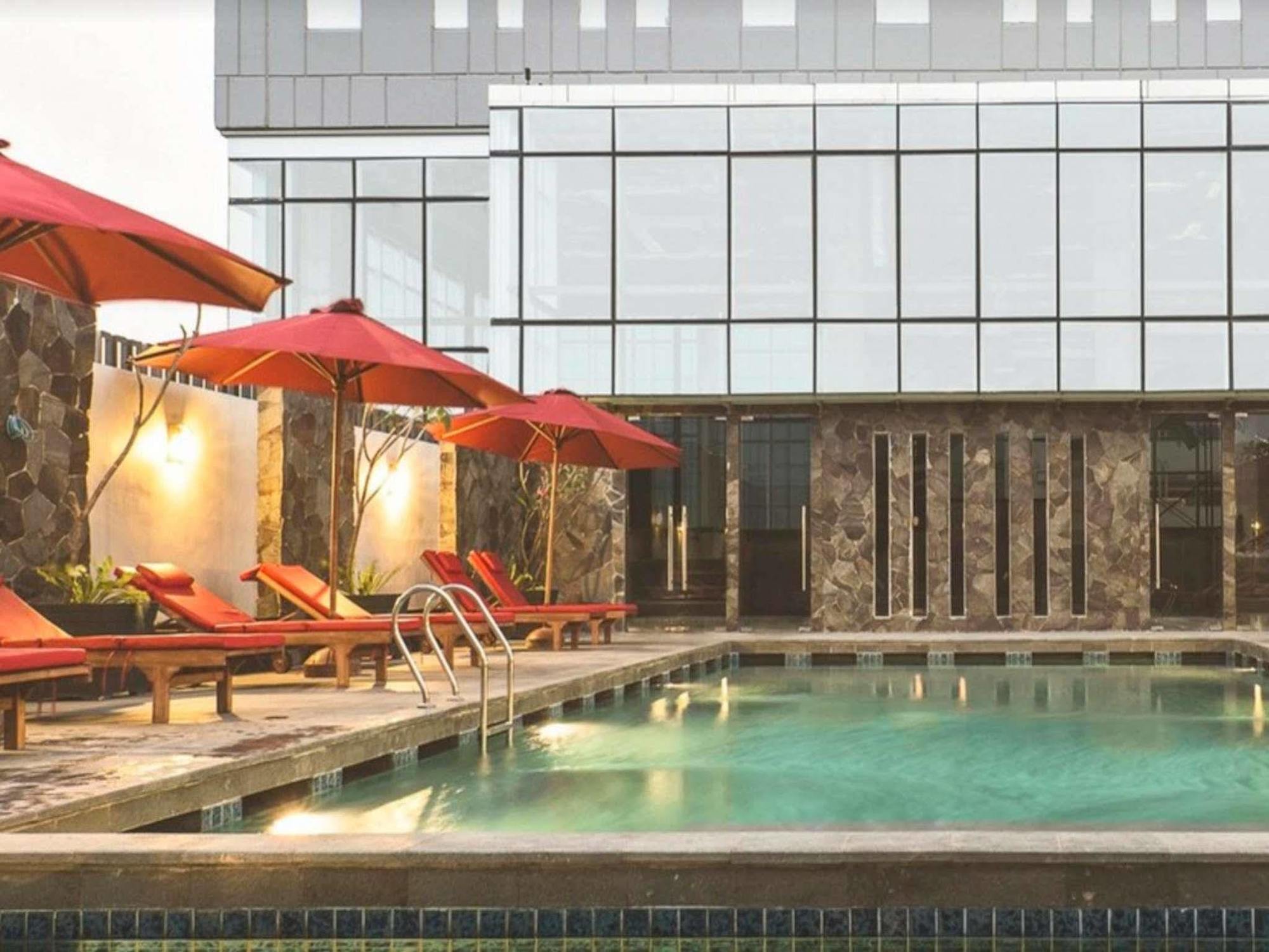 Hotel Grandhika Iskandarsyah Джакарта Экстерьер фото
