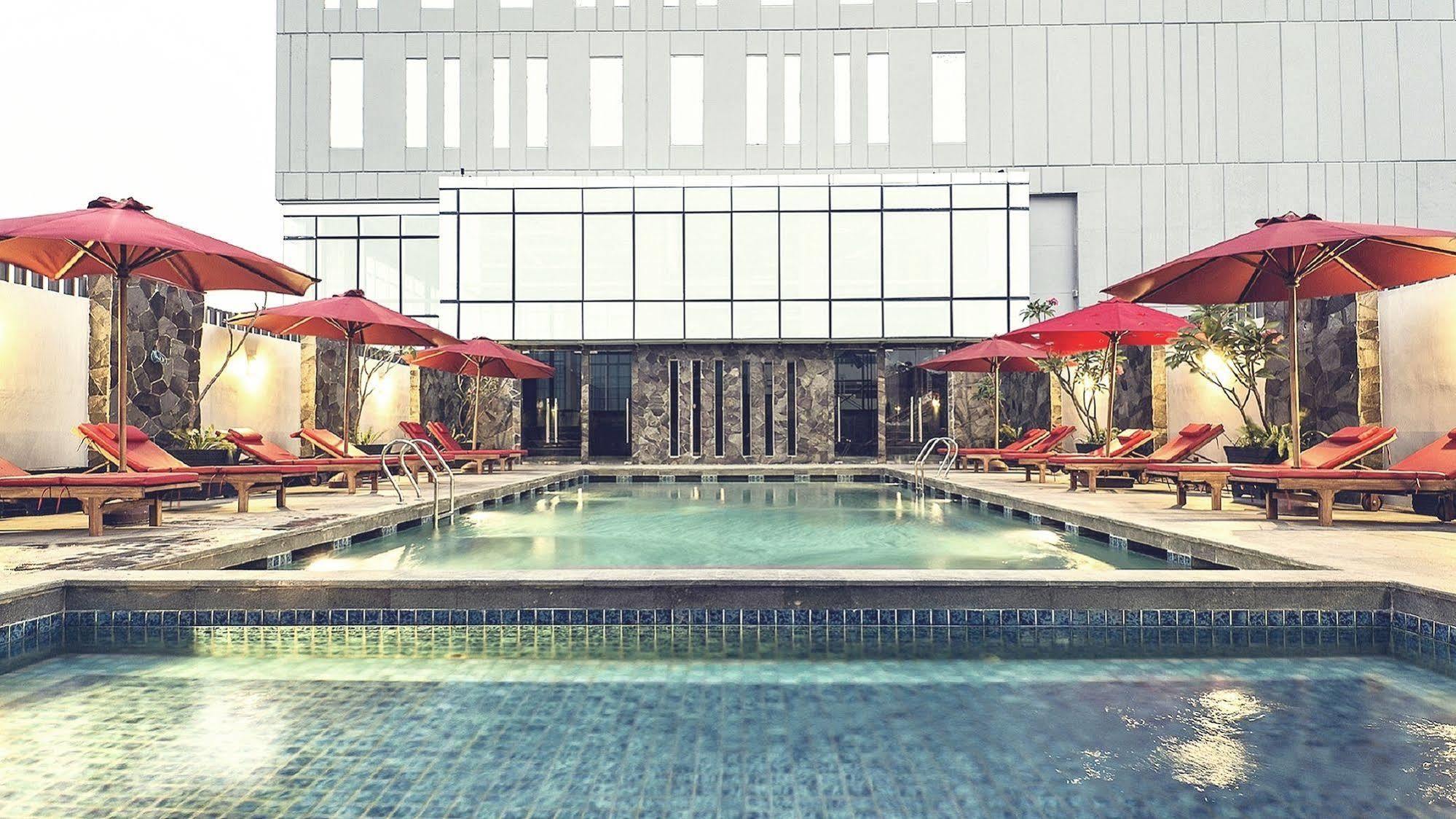 Hotel Grandhika Iskandarsyah Джакарта Экстерьер фото